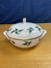 Mikasa 'Ribbon Holly' Fine China Serving Set with Gold Handle Tidbit Tray — listing 4