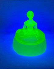 Green Uranium Depression Glass Ribbed Powder Jar / Covered Candy Dish, 3.5" Tall — listing 4