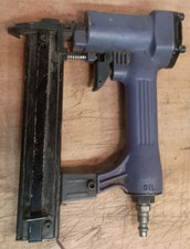 Central Pneumatic Contractor Series 2-in-1 18-Gauge Brad Nailer/Stapler Kit, Item 40115, in Original Box — listing 5