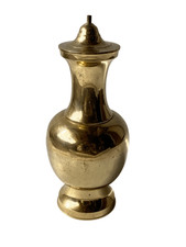 Vintage Brass Williamsburg-Style 8-Arm Chandelier with Urn Center
