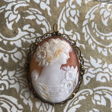 Antique Carved Shell Cameo Pendant with Tri-Color Gold Floral Wreath Frame — listing 3