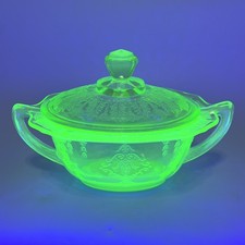 Green Uranium Depression Glass Two-Handled Covered Sugar Bowl with Ribbed Panel Design — listing 4