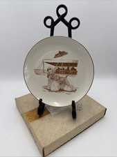 Framed Collector Plate Featuring a Spaniel Dog in Wooden Round Frame — listing 4
