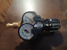 Victor Argon/Helium Flowmeter Regulator with Pressure Gauge