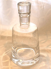 Clear Glass Wine Decanter/Carafe with Horizontal Ribbed Band Detail — listing 5