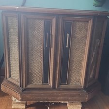 Magnavox console stereo cabinet Mid-Century Console Stereo Record Player Cabinet — listing 5