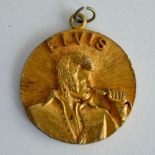 Elvis Presley Memorial Pendant Necklace 'King of Rock' 1935-1977 — listing 3