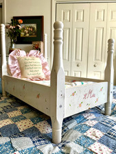 Vintage Hand-Painted Wooden Doll Bed with Scalloped Headboard — listing 5