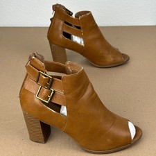 Soda Women's Taupe Faux Suede Heeled Ankle Booties, Size 10 — listing 2