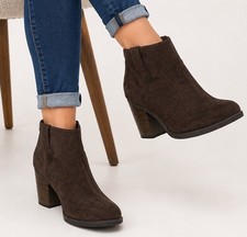 Soda Women's Taupe Faux Suede Heeled Ankle Booties, Size 10