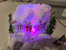 Musical Lighted Christmas Village Scene in Cloche Hat, Victorian Carolers Diorama — listing 2