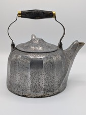 Wagner Ware Sidney -O- Cast Iron Kettle with Coil Spring Bail Handle and Spout