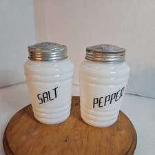 Vintage Redware Figural Beehive Salt and Pepper Shakers with Bees on Tray, 3 Piece Set — listing 5