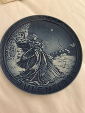 Grande Copenhagen 1981 Christmas Plate 'Den lille Pige med Svovlstikkerne i Nyhavn' (The Little Match Girl in Nyhavn) by Frode Bahnsen — listing 3