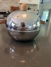 West Bend Penguin Hot & Cold Server / Ice Bucket, Chrome with Bakelite Handles — listing 6
