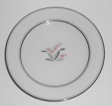 Noritake 'Crest' Fine China Dinnerware Set (43 Pieces) — listing 6