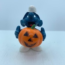 Vintage Schleich Halloween Smurf Holding Jack-o'-Lantern Pumpkin PVC Figurine — listing 6