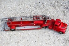 Vintage 1950s Pressed Steel M.F.D. No. 5 Aerial Ladder Fire Truck with Trailer — listing 3