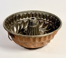 Vintage Copper Fluted Bundt Cake Mold with Wall-Hang Loop, 10.5 in. — listing 6