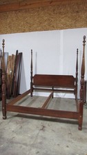 Traditional Cherry-Finish Mahogany Poster Bed Headboard & Footboard Set with Carved Shell Crest — listing 4
