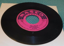 The Crescendos "Oh Julie" / "My Little Girl" 45 RPM 7" Single on Nasco Records (45-6005) — listing 4