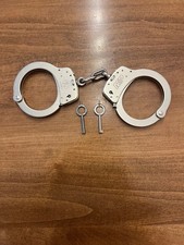 Vintage Smith & Wesson Model 90 Handcuffs with Keys and Original Box — listing 3