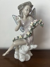 Lladró Porcelain Sleeping Fairy Figurine on Leaf with Pink Roses, Model 6786 — listing 4