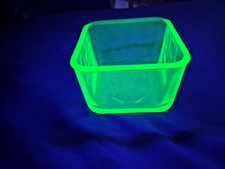 Vintage Green Uranium Glass Covered Ice Bucket with Metal Bail Handle, Ribbed Base, circa 1930s Depression Era, 6 inches tall