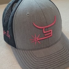 Black and Pink Snapback Baseball Cap with Embroidered Script Logo — listing 3