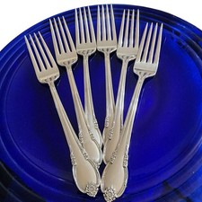 1847 Rogers Bros Remembrance Silverplate Flatware Set in Original Chest — listing 2
