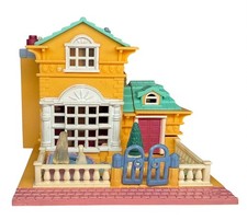 Early 2000s Polly Pocket Hotel Playset Lot with Doll, Rubber Fashions & Accessories — listing 2