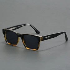 Pair of Sunglasses in Zippered Hard Case — listing 2