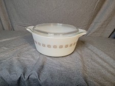 Vintage Pyrex Town & Country 475-B 2.5 Qt Cinderella Casserole with Lid — listing 4