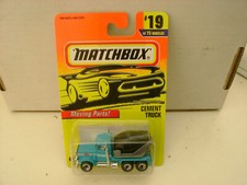 Matchbox Superfast No. 19 Cement Truck, Red Cab with Yellow Barrel — listing 6
