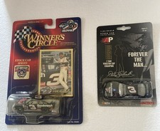 Winner's Circle 'The Man in Black' Dale Earnhardt / Johnny Cash 2-Car 1:64 Diecast Set — listing 2