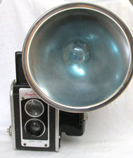 Kodak Duaflex III Pseudo-TLR Box Camera with Kodar 72mm f/8 Lens and Original Leather Field Case — listing 6