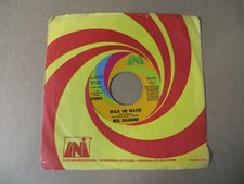 Neil Diamond "Walk On Water" / "High Rolling Man" 45 RPM 7" Single, UNI Records 55352 — listing 2