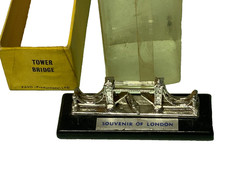Hand-Painted Porcelain Miniature Cabinet Plate — Tower Bridge London Souvenir — listing 6