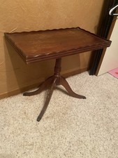 Vintage Duncan Phyfe Style Pedestal Side Table with Splayed Saber Legs — listing 5