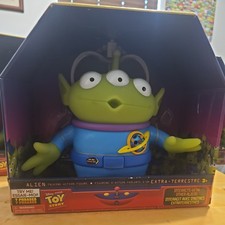 Disney Pixar Toy Story Alien (Little Green Man) Plush Holding Heart Pizza Slice — listing 5