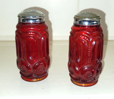 Vintage Amberina/Cadmium Red Pressed Glass Footed Salt Cellar / Master Salt Dip with Sawtooth Rim and Starburst Pattern — listing 6
