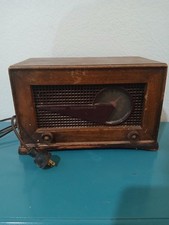 Philco Art Deco Cathedral-Style Tube Radio with Airplane Dial