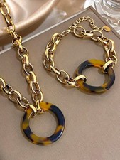 Gold-Tone Necklace with Round Tortoiseshell-Pattern Resin Pendant — listing 2