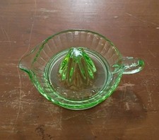 Vintage Green Uranium (Vaseline) Glass Reamer / Citrus Juicer with Pour Spout — listing 3