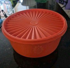Vintage Tupperware Almond/Tan Rectangular Storage Containers with Seal Lids (Lot) — listing 4