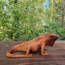 Hand-Carved Wooden Iguana / Lizard Figurine with Arrow-Tip Tail — listing 2
