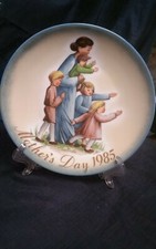 Schmid 1977 Mother's Day Collector Plate "Moonlight Return" by Sister Berta Hummel — listing 5