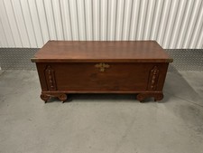 Vintage Cedar Hope Chest with Pennsylvania Dutch Folk Art Decoration and Faux-Drawer Front — listing 6