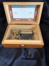 Reuge Swiss Wooden Music Box with Mozart Medallion, Plays 'Die Zauberflöte' — listing 6