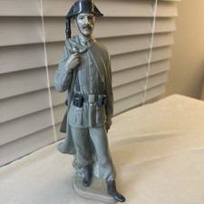 Lladró Spanish Policeman Guardia Civil Porcelain Figurine #4889